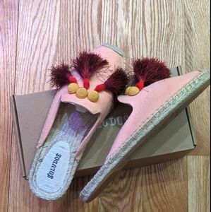 NWT | Slippers with tassels by Soludos 💛